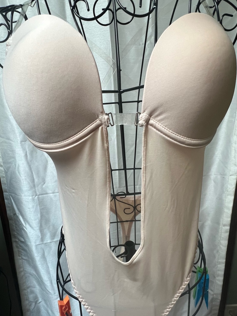 Backless body shaper with Deep V front
